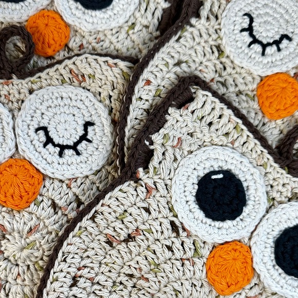 Black and Natural Tan Crocheted Owl Potholders, Kitchen Decor - Picture 4 of 6